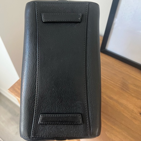 Givenchy Mini Antigona Bag in grained leather - Picture 7 of 16